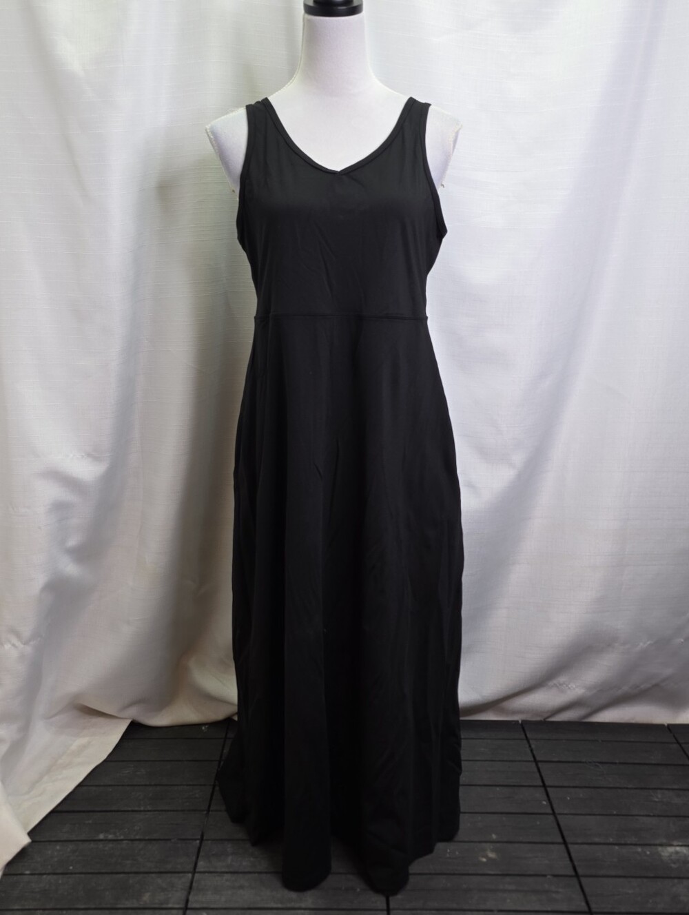 Black Athletic Performance Sleeveless Maxi Dress with Back Cutout Size XL